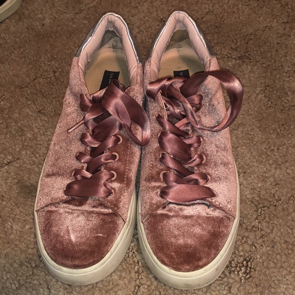 STEVE MADDEN SNEAKERS - Picture 3 of 3
